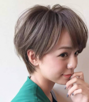 日式甜美短发发型