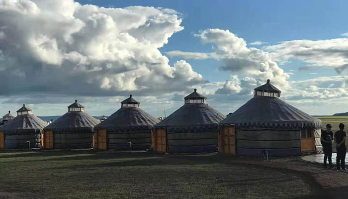 去内蒙古旅游穿衣打扮 去内蒙古旅游怎么穿衣打扮