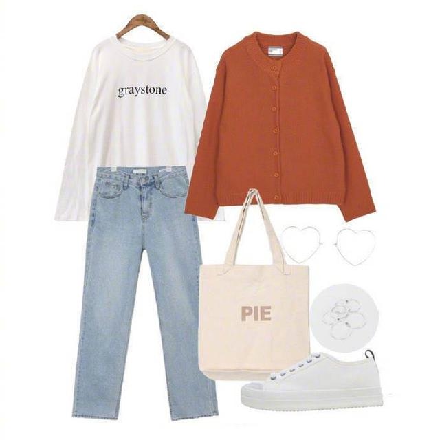 橘色针织开衫 宽松牛仔裤 白色T恤